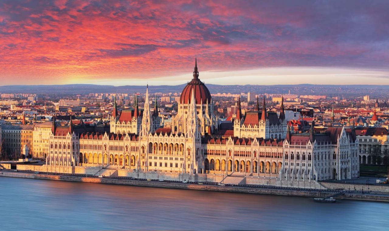 Downtown Deluxe * Budapešť